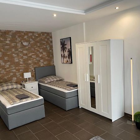 Malibu Apartman & Jacuzzi Мишкольц Экстерьер фото