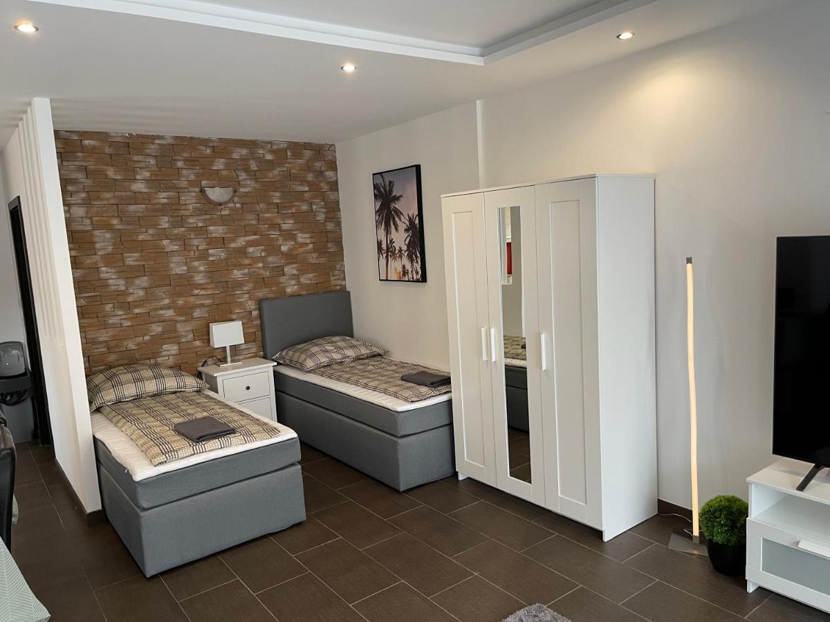 Malibu Apartman & Jacuzzi Мишкольц Экстерьер фото